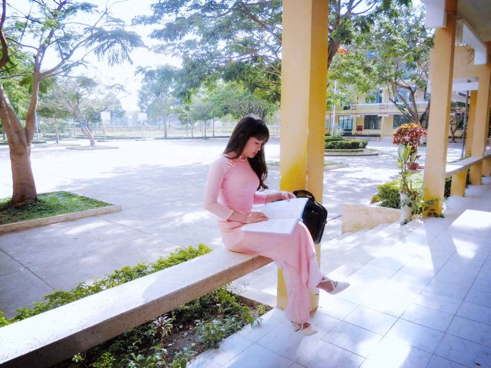 Sau khi hoàn thành kỳ thực tập và tốt nghiệp ra trường, mong muốn của Thùy Dung là sẽ được tiếp tục học liên thông lên đại học để tích lũy thêm kinh nghiệm, rèn giũa thêm về chuyên môn sư phạm trước khi chính thức đi dạy ở một ngôi trường nào đó. Vì còn rất trẻ nên ngoài việc học tập, đi dạy thực tập... cuộc sống thường ngày của Lại Nguyễn Thùy Dung cũng khá thú vị.