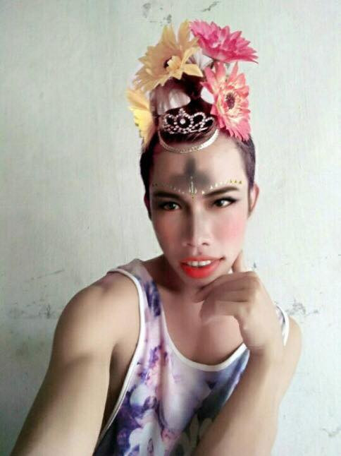 Trong đoạn live stream này, các nhân vật "thảm họa mạng" khen ngợi tính cách của nhau hết lời, cùng nhau hát, làm trò vui cho dân mạng và tìm cách để có được nhiều like, lượt chia sẻ hơn. Dựa vào những điều này, nhiều dân mạng dự đoán rất có thể trong thời gian tới, Tùng Sơn sẽ kết hợp với những nhân vật gây ồn ào bằng những điểm xấu của mình để tung ra một số sản phẩm chung như các bộ ảnh hoặc clip hài hước, thậm chí là cả MV ca nhạc.