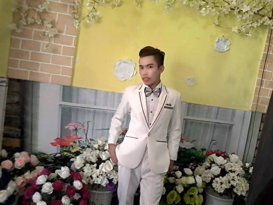 Phó nháy trẻ Dương Đình Bảo cho rằng ai cũng có quyền được làm cho mình trở nên đẹp hơn và Tùng Sơn không làm điều gì phạm pháp, không làm gì xấu vì vậy anh không hề cảm thấy ngại khi nhận lời chụp ảnh cho nhân vật này. Nhờ có những bức ảnh mới này, Tùng Sơn cũng tạo ra được sự đột phá và cho thấy ngoại hình mới mẻ, nhìn dễ "trôi" hơn bộ dạng xấu xí vốn có. Chăm chụp ảnh, chăm làm clip live stream, có thể thấy Tùng Sơn hiện vẫn không ngừng đưa hình ảnh của mình trở nên phổ biến trên mạng xã hội.