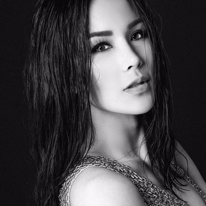 Theo đuổi phong cách gợi cảm, Diệp Lâm Anh thường xuyên đốt mắt mọi người bằng các bức ảnh khoe đường cong bốc lửa. Ảnh trong bài: Facebook nhân vật.