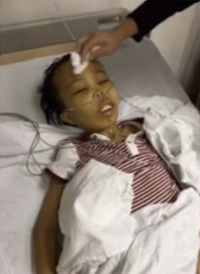 Theo nhiều thông tin mà dân mạng Trung Quốc lan truyền trên mạng xã hội Weibo, Trần Sơn được bác sĩ chẩn đoán mắc căn bệnh liên quan đến sỏi mật, lá lách và buộc phải trải qua cuộc phẫu thuật để giữ mạng sống. Mắc bệnh nặng khiến Trần Sơn phải "làm bạn với giường bệnh" suốt vài tháng qua. Tuy nhiên, nhờ dựa vào những biến cố này mà gia thế thực sự của một nhân vật vốn được cho là "đại gia giàu có" này mới được phơi bày.