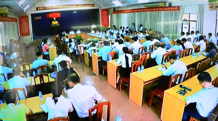 Tại buổi tiếp xúc, Chủ tịch Nguyễn Thành Phong cho biết sau khi có kết luận của Thanh tra Chính phủ, UBND TP.HCM đã thành lập 2 tổ công tác giải quyết vấn đề liên quan đến chính sách, hỗ trợ đền bù. Hai tổ công tác sẽ giải quyết 11 vấn đề, trong đó 10 vấn đề về chính sách đền bù cho người dân trong ranh và một vấn đề về chính sách đền bù ngoài ranh.