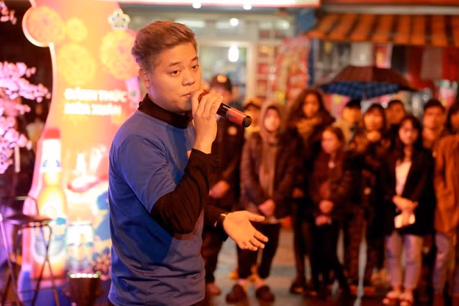 Sự xuất hiện của Dương Trần Nghĩa đem đến không khí cho khán giả có mặt.