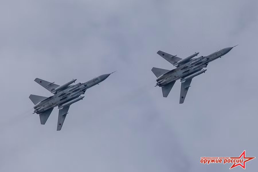 Đây được coi là lần đầu tiên các tàu chiến Trung Quốc xuất hiện ở vùng biển Baltic. Sự việc Nga – Trung “bắt tay” đã khiến các nước thuộc khối quân sự NATO không khỏi “quan ngại”. Trong những ngày diễn ra tập trận, một số tàu chiến NATO liên tục bám sát theo dõi mọi động thái của cuộc tập trận “Hợp tác hải quân 2017”. Nguồn ảnh: Arms-Expo