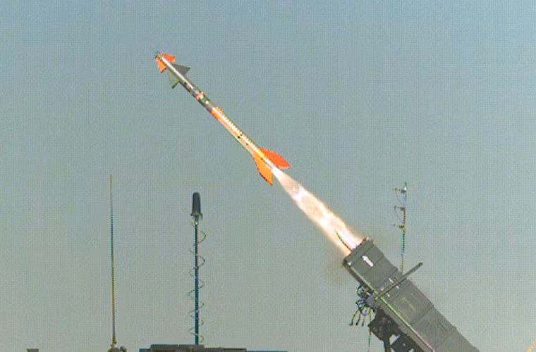 SPYDER được trang bị hai loại đạn chính gồm Python-5 và Derby vốn đều là tên lửa không đối không do Israel phát triển cho các tiêm kích hiện đại của mình. Tầm bắn của Python-5 trên không lên tới 25km, Derby lên tới 50km, tuy nhiên nếu được bắn từ mặt đất thì tầm bắn của chúng chỉ khoảng 9-15km. Nguồn ảnh: Rafael Advanced Defense System Ltd