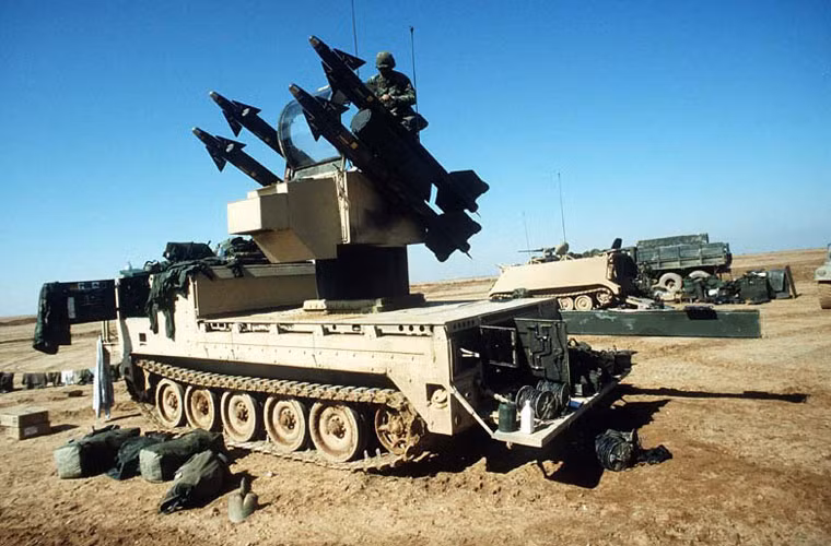 Hay như loại MIM-72 Chaparral do Mỹ phát triển vốn cũng sử dụng các tên lửa không đối không AIM-9 Sidewinder. Loại vũ khí này đã phục vụ trong Quân đội Mỹ từ năm 1969-1998 và xuất khẩu tới nhiều quốc gia trên thế giới. Nguồn ảnh: Wikipedia