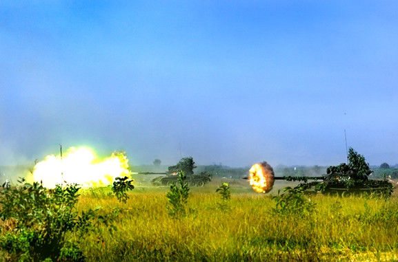 Xe tăng Lữ đoàn 22 chi viện cho bộ binh, góp phần làm chủ trận đánh.