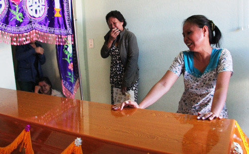 Bé gái mat tich chet ỏ Campuchia: Cha me co lien quan?-Hinh-2