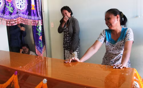 Bé gái mat tich chet ỏ Campuchia: Cha me co lien quan?-Hinh-2