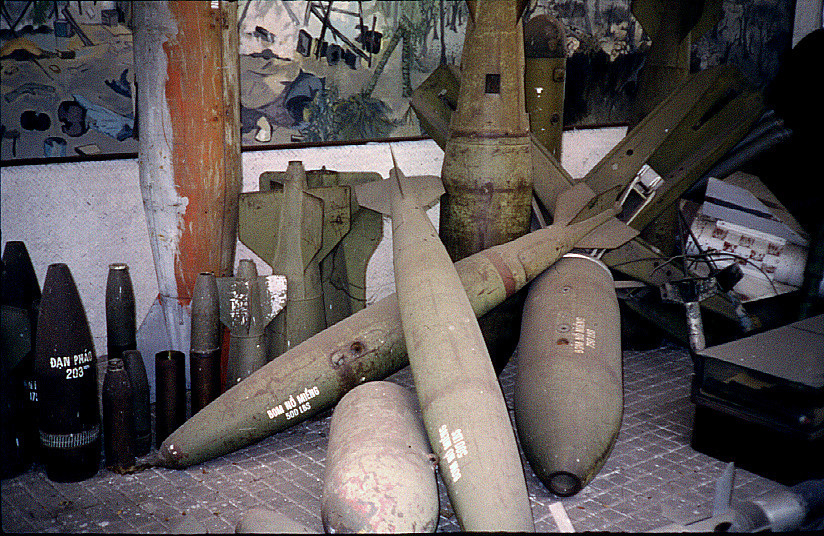 Bom đạn thời chiến được trưng bày trong Bảo tàng Quân đội.