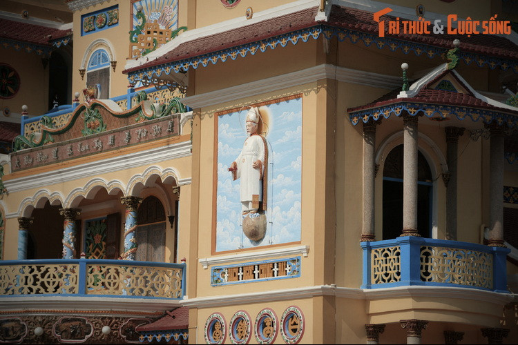  3. Bê tông cốt tre. Nhìn vào Tòa Thánh đồ sộ, ít ai ngờ rằng công trình này được xây dựng bằng bê tông cốt tre chứ không phải cốt thép.