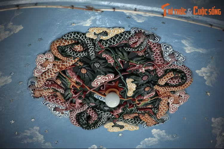  9. Biểu tượng bí ẩn. Tòa Thánh cũng có nhiều biểu tượng ẩn chứa những ý nghĩa đặc biệt, giống như những lời tiên tri trong các sấm truyền đang chờ người giải đáp.