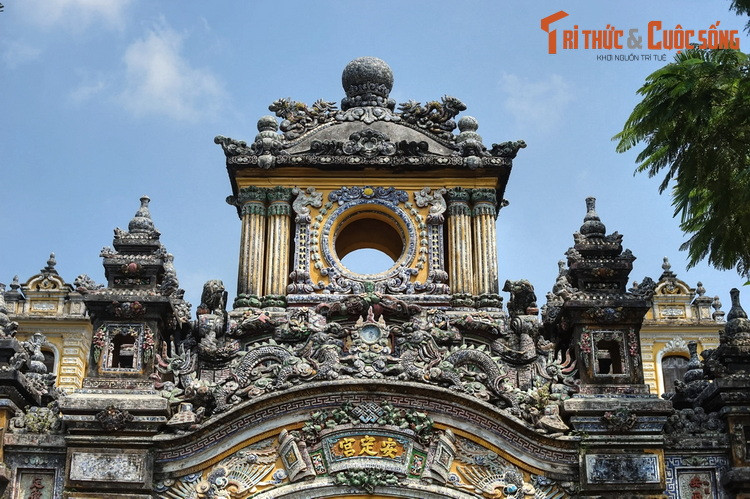 Các nhà nghiên cứu đánh giá, cung An Định đánh dấu thời kỳ mỹ thuật Việt Nam bắt đầu chịu ảnh hưởng của phong cách phương Tây. Các công trình kiến trúc ở đây mang kết hợp giữa đề tài trang trí truyền thống của Việt với các đề tài châu Âu, tạo nên bức tranh kiến trúc độc đáo.