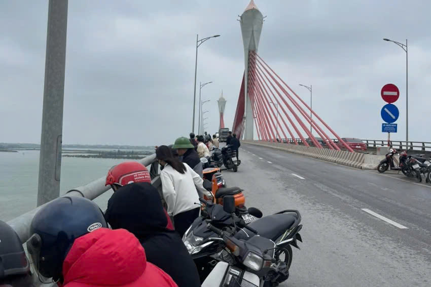 Một ngày tìm thấy 2 thi thể trên sông Lam Mot ngay tim thay 2 thi the tren song Lam