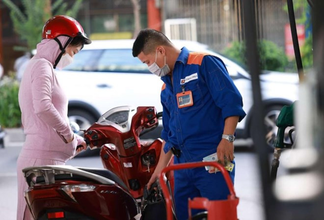 Gia xang hom nay 13/4: Giam den khi nao?