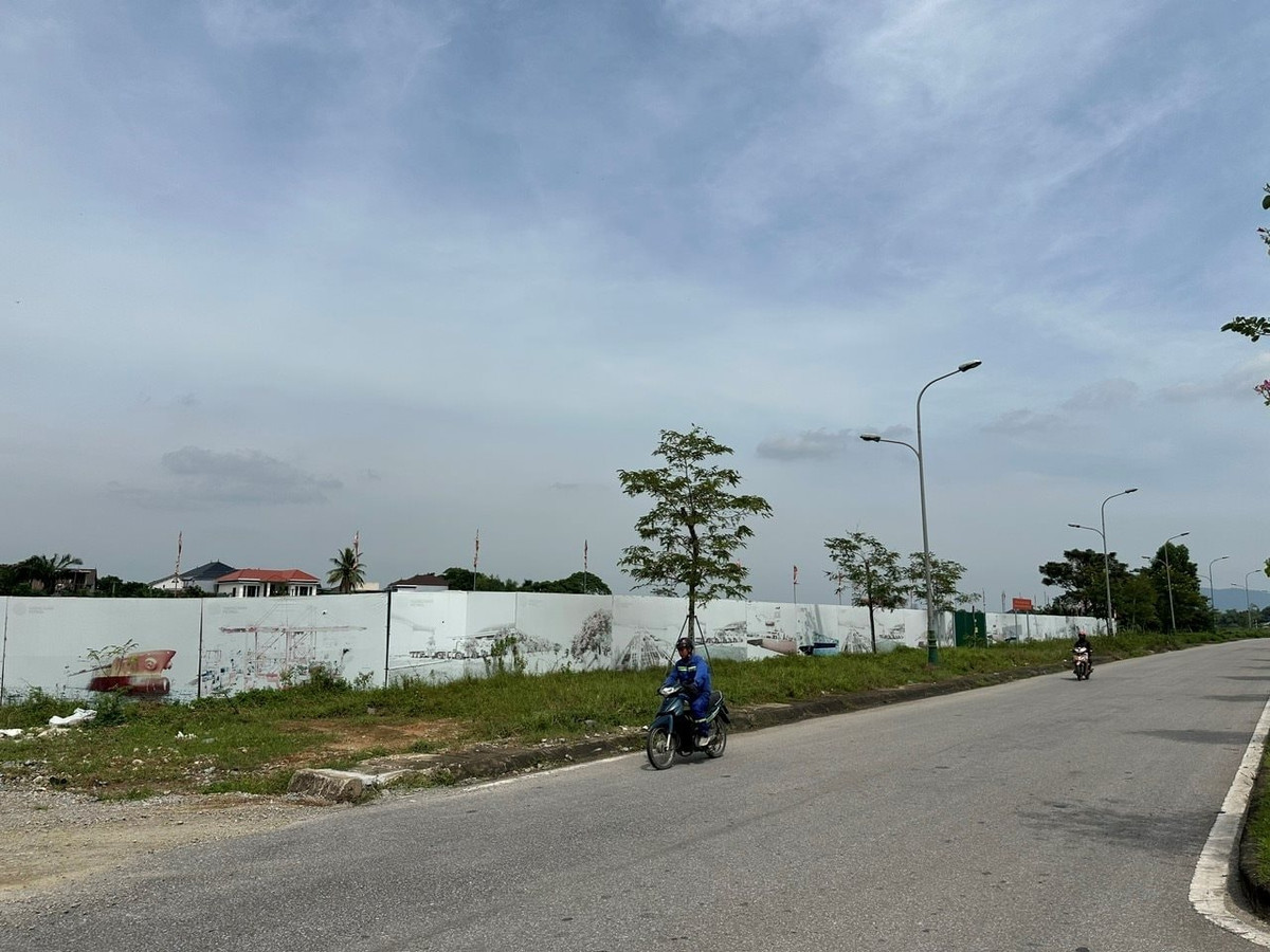 Ha Tinh phe duyet gia dat cu the cho 3 du an “khung”