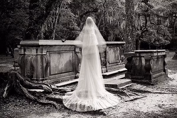 Mặc dù rất nhiều tên trộm mộ đã sa lưới pháp luật nhưng vẫn có những vụ đào mộ cướp xác xảy ra gây kinh hoàng và rúng động dư luận. (Nguồn: mysteriousuniverse)