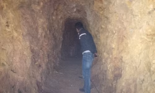 Chu tich xin 10 ti, bi thu dao ham xuyen nui tru ruou