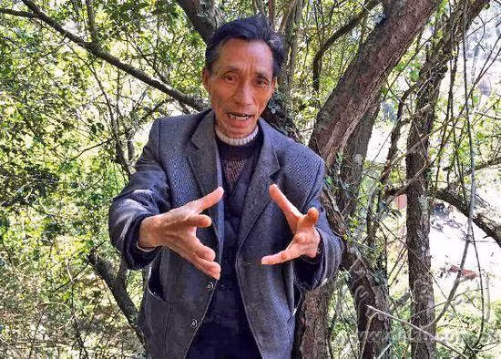 Kinh hoang bat giu tran khong lo dai 6m o Trung Quoc-Hinh-2