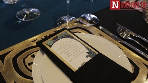 Menu món ăn cũng được thiết kế khá tinh tế.