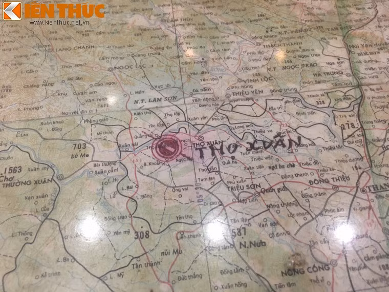 Một vài sân bay chủ lực trong chiến dịch này như sân bay Thọ Xuân ở Thanh Hóa, sân bay Nội Bài, sân bay Gia Lâm ở Hà Nội được đánh dấu nổi bật trên tấm bản đồ.