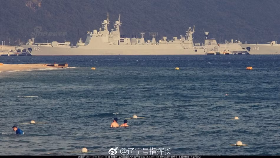 Không chỉ có tàu ngầm, căn cứ này còn là nơi đóng quân của nhiều siêu hạm Type 052D và Type 052C. Nguồn ảnh: Sina.