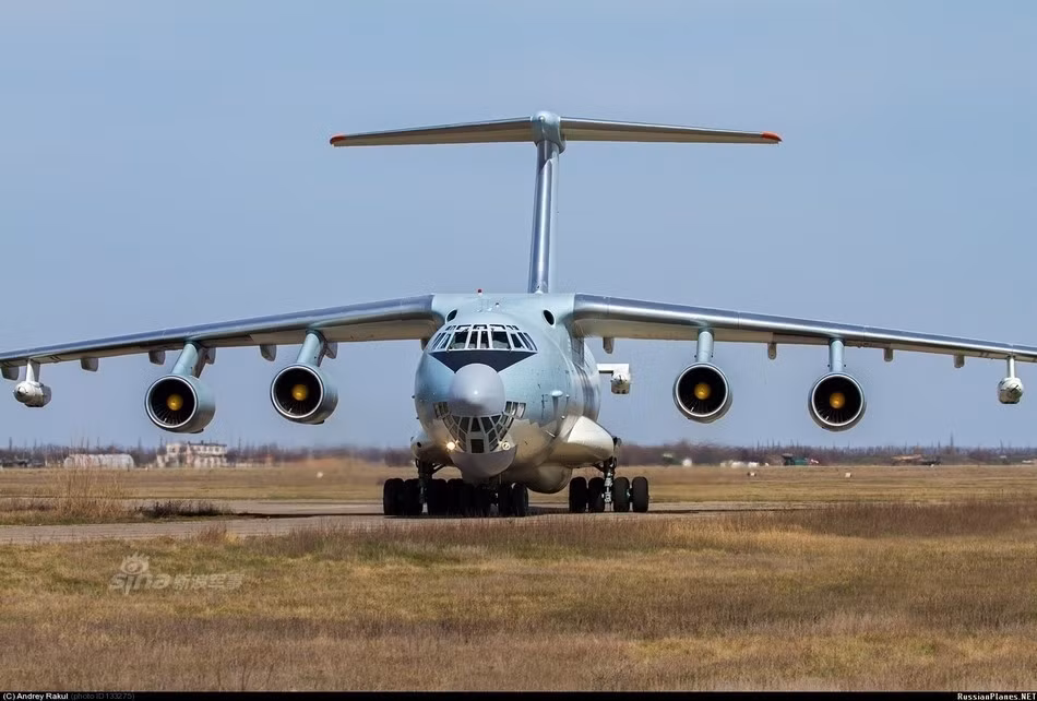 Hiện tại, máy bay tiếp liệu Il-78 đang được sử dụng ở 4 quốc gia đó là Nga, Ukraine, Ấn Độ và Pakistan và cả Trung Quốc. Tổng số lượng Il-78 từng được sản xuất trên khắp thế giới vào khoảng 53 chiếc. Nguồn ảnh: Sina.