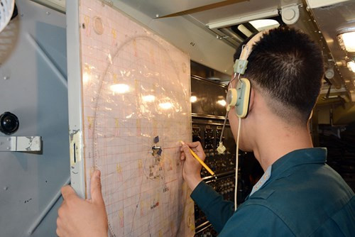 Trong không khí kỷ niệm 45 năm chiến thắng Hà Nội - Điện Biên Phủ trên không, cán bộ, chiến sĩ Tiểu đoàn 72 vẫn duy trì thường xuyên luyện tập các phương án chiến đấu, tổ chức canh, trực sẵn sàng chiến đấu khi có tình huống xảy ra.