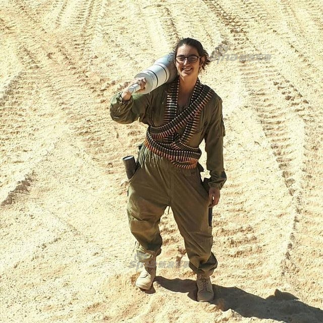 Ngay cả Quân đội Mỹ thì chưa có kíp lái tăng nào toàn nữ, với Nga cũng có nhưng rất ít. Nguồn ảnh: Sina.