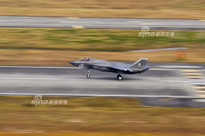 Mặc dù vậy, chiến đấu cơ này lại là con gà đẻ ra vàng cho Mỹ khi F-35 được xuất khẩu ra nhiều quốc gia trong đó có Anh, Nhật,... Trong tương lai, rất có thể F-35 sẽ còn được chào bán ở nhiều quốc gia nữa trên thế giới và trở thành phi cơ thế hệ thứ năm phổ biến nhất. Nguồn ảnh: USAF.