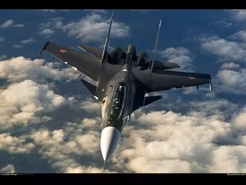 Chuyến bay thử thành công đầu tiên của Su-30SM được thực hiện từ tháng 9/2012 và tới tháng 11 cùng năm, không quân Nga đã nhận được những chiếc Su-30SM đầu tiên. Nguồn ảnh: Youtube.