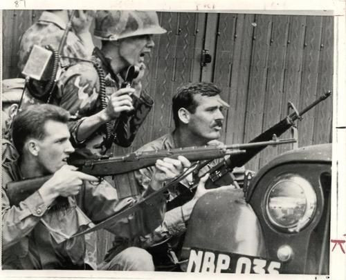 Những căn hầm này cất giấu rất nhiều vũ khí bao gồm súng AK-47, súng chống tăng B-40, súng trường, lựu đạn, thuốc nổ và nhiều loại vũ khí sát thương khác, sẵn sàng cung cấp cho các đơn vị biệt động khi cần. Nguồn ảnh: Pinterest.