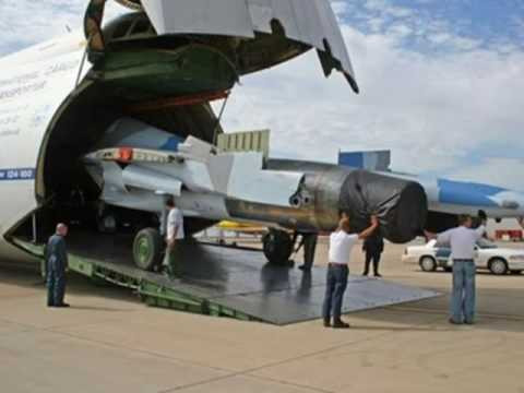 Mỹ đã từng mua một lúc 2 chiếc Su-27UB từ Ukraine trong quá khứ. Nguồn ảnh: Youtube.