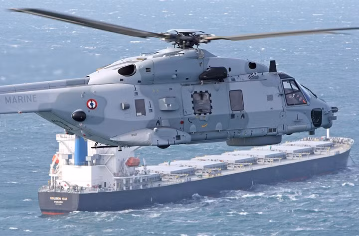 Trực thăng đa dụng NH-90 nguyên bản có chiều dài tổng thể 19,56m, chiều ngang 4,6m, chiều cao 5,3m, thời gian hoạt động (không xăng phụ) 5 giờ, tầm hoạt động 1.200km. Ảnh: Airbus.