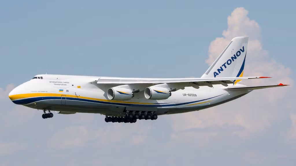 Ra đời từ năm 1982, An-124 được coi là vận tải cơ lớn thứ hai thế giới. Nó chỉ đứng sau chiếc An-225 hiện thuộc sở hữu của Antonov Airlines. Nguồn ảnh: Aviation.