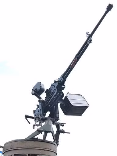 Tốc độ bắn của khẩu súng này khá đáng nể, lên tới 600 viên mỗi phút và có gia tốc đầu đạn khoảng 850 mét/giây. Tầm bắn hiệu quả của W-85 vào khoảng 1500 mét hoặc thậm chí lên tới 2500 mét khi được sử dụng cùng kính ngắm quang học. Nguồn ảnh: Sina.