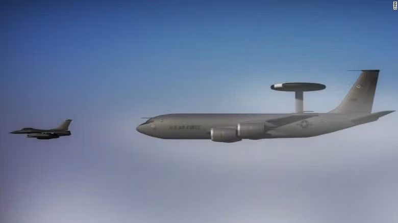 Tuy nhiên, phía Bộ quốc phòng Nga vẫn lên tiếng bênh vực phi công của mình khi cho rằng người Mỹ chỉ đang cố "làm quá nên" và vấn đề hoàn toàn không có gì nặng nề như những gì truyền thông phương Tây đăng tải. Nguồn ảnh: CNN.