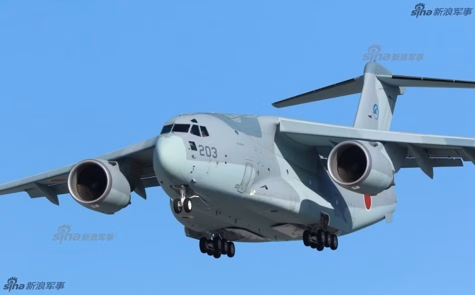 Được bắt đầu sản xuất từ năm 2016, trong tương lai những vận tải cơ Kawasaki C-2 chắc chắn sẽ trở thành kẻ thay thế sứng đáng cho loại Kawasaki C-1 đời cũ trước đây của Nhật Bản. Nguồn ảnh: Sina.