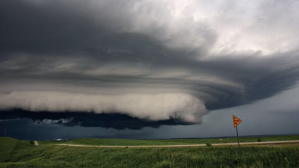 Về cơ bản, Mỹ đã từng sử dụng loại vũ khí này trong chiến tranh Việt Nam khiến tạo ra những cơn mưa xối xả vào mùa khô. Còn phía Liên Xô lại chỉ thử nghiệm ở vùng Viễn Đông, nhằm tạo ra những cơn mưa tuyết nhân tạo. Nguồn ảnh: Hang.