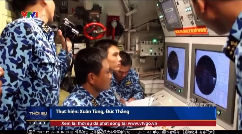 Truyền thông Trung Quốc, đặc biệt là các diễn đàn quân sự của nước này đưa tin khá chi tiết về phóng sự trên, nhất là khi đây là đầu tiên Việt Nam công khai hình ảnh tàu ngầm Kilo Việt Nam bắn tên lửa Kalibr tác trên Biển Đông. Nguồn ảnh: VTV.