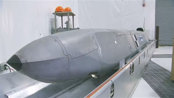 Theo thông tin được đăng tải trên kênh NBC của Mỹ, tên lửa tác chiến điện tử này có thể được sử dụng để chống lại các vụ phóng tên lửa của Triều Tiên bằng cách "tấn công" trực tiếp vào các thiết bị điện tử đang tích hợp trên tên lửa hay trung tâm chỉ huy phóng của Triều Tiên. Nguồn ảnh: NBC.