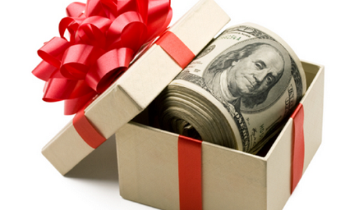 Nhiều doanh nghiệp thưởng ô tô, cổ phiếu trị giá tiền tỷ