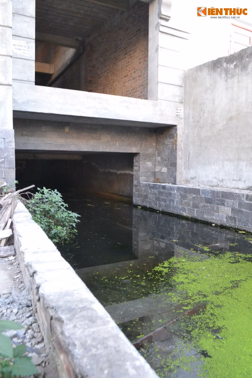 Được kỳ vọng là khu đô thị cao cấp, sang trọng ở Hà Nội song đến thời điểm hiện tại dự án này vẫn đìu hiu, lạnh lẽo dù được đưa vào sử dụng đã lâu.