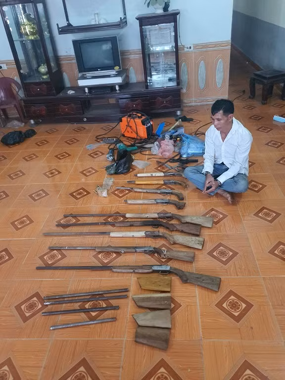 Hai Duong: Khoi to doi tuong che tao hang loat sung hoa cai de ban