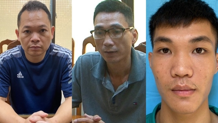  Hai thiếu nữ thoát hiểm c khi bị bán cho quán karaoke. Công an tỉnh Lạng Sơn vừa khởi tố 3 đối tượng Hứa Mạnh Cường (SN 2001, Cao Lộc, Lạng Sơn; Nguyễn Xuân Đạt (SN 1978, TP Lạng Sơn) và Hoàng Văn Thư (SN 1982, TP Lạng Sơn) về hành vi Mua bán người dưới 16 tuổi. Điều tra cho thấy, Cường biết quán karaoke Linh Nga ở huyện Ninh Giang, tỉnh Hải Dương có nhu cầu chuyển giao 2 nữ nhân viên phục vụ quán hát với số tiền 9 triệu đồng/người nên đã liên hệ với Thư giới thiệu nhân viên nữ cho quán hát. Thư bảo Cường và Đạt cầm 20 triệu đến quán Karaoke Linh Nga tiếp nhận 2 nữ nhân viên. Trên đường về đến địa phận thôn Mạn Đường, xã Mai Sao, huyện Chi Lăng, tỉnh Lạng Sơn thì bị phát hiện, bắt giữ. 