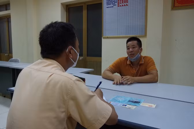 Hai Duong: Xe tai cho hon 4 tan chan ga khong ro nguon goc xuat xu-Hinh-4