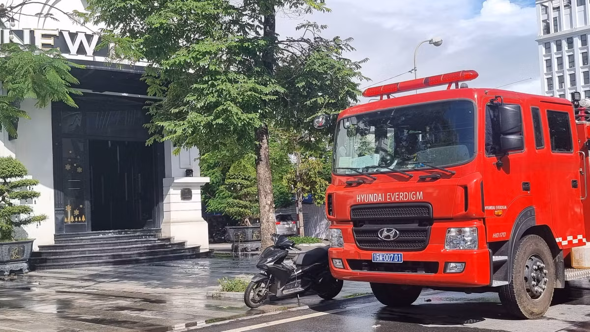 Bên trong tòa nhà đều là những vật liệu dễ cháy như mút xốp cách âm, bàn ghế da nên bén lửa rất nhanh. Đến khoảng 23h30 phút ngày 13/7, đám cháy mới tạm thời khống chế. Đến 3h30 phút ngày 14/7, đám cháy được dập tắt hoàn toàn. 