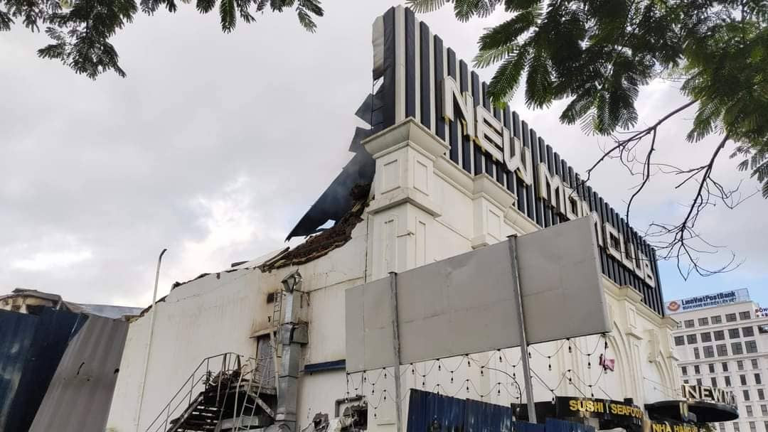 Bar lớn nhất Hải Phòng New MDM Club tan hoang sau vụ cháy lớn - Hình 2 Bar lon nhat Hai Phong New MDM Club tan hoang sau vu chay lon-Hinh-2