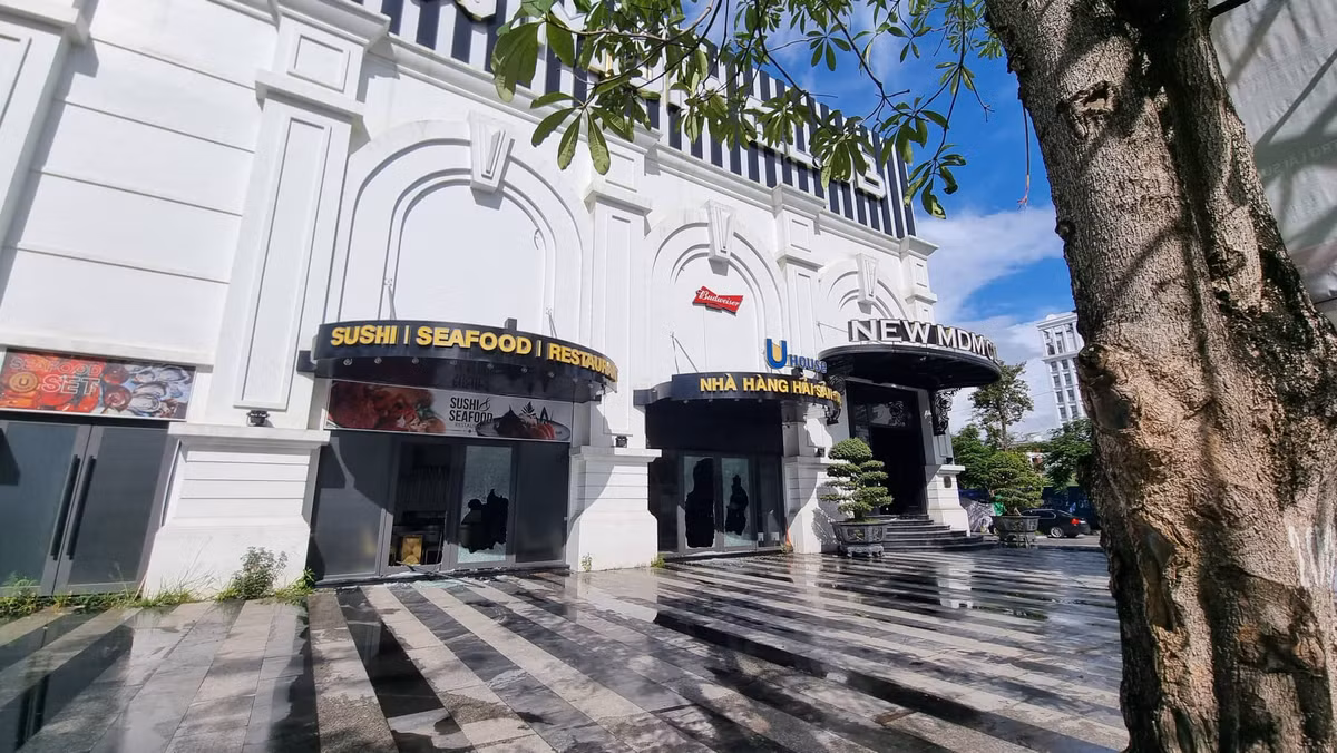 Bar New MDM Club có tổng diện tích xây dựng 1007,25 m2, xây cao 2 tầng (tầng 2 có tầng lửng); kết cấu cột thép, tường gạch D400, sàn bê tông, mái tôn 2 lớp. Công trình được thẩm duyệt thiết kế PCCC tháng 1/2019, nghiệm thu PCCC tháng 9/2019, đã bàn giao cho Công an quận Ngô Quyền quản lý. Lần kiểm tra an toàn PCCC gần nhất của Công an quận Ngô Quyền từ ngày 18/3/2022.