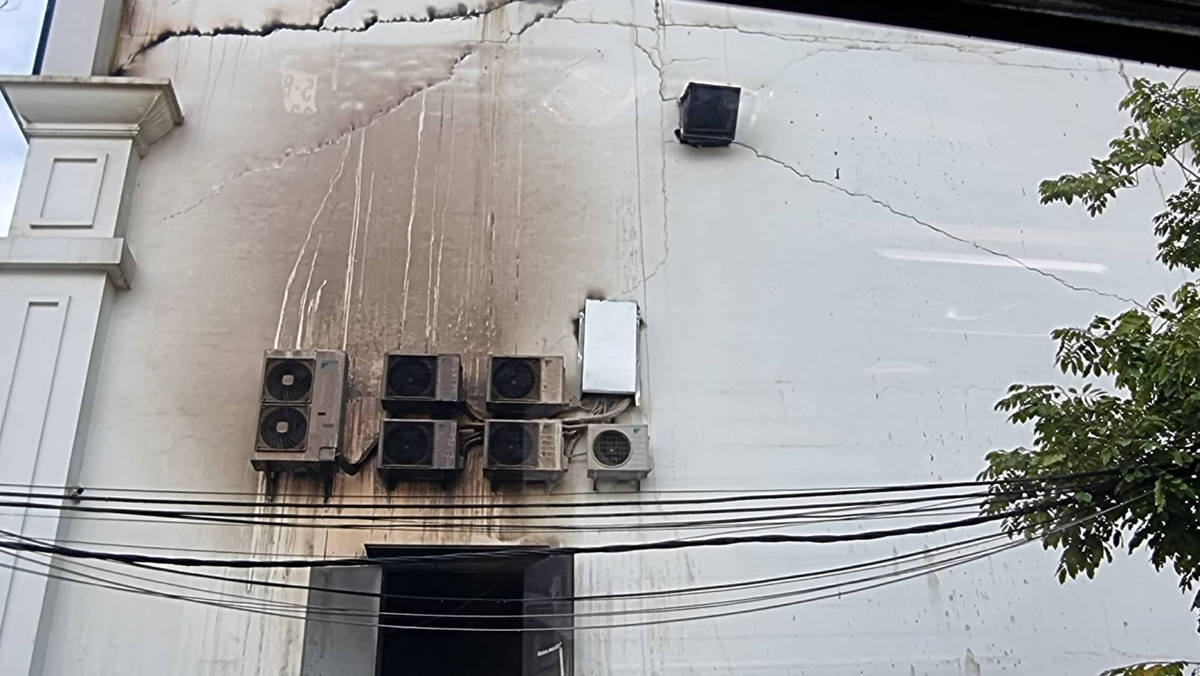 Hệ thống điều hòa bị cháy.